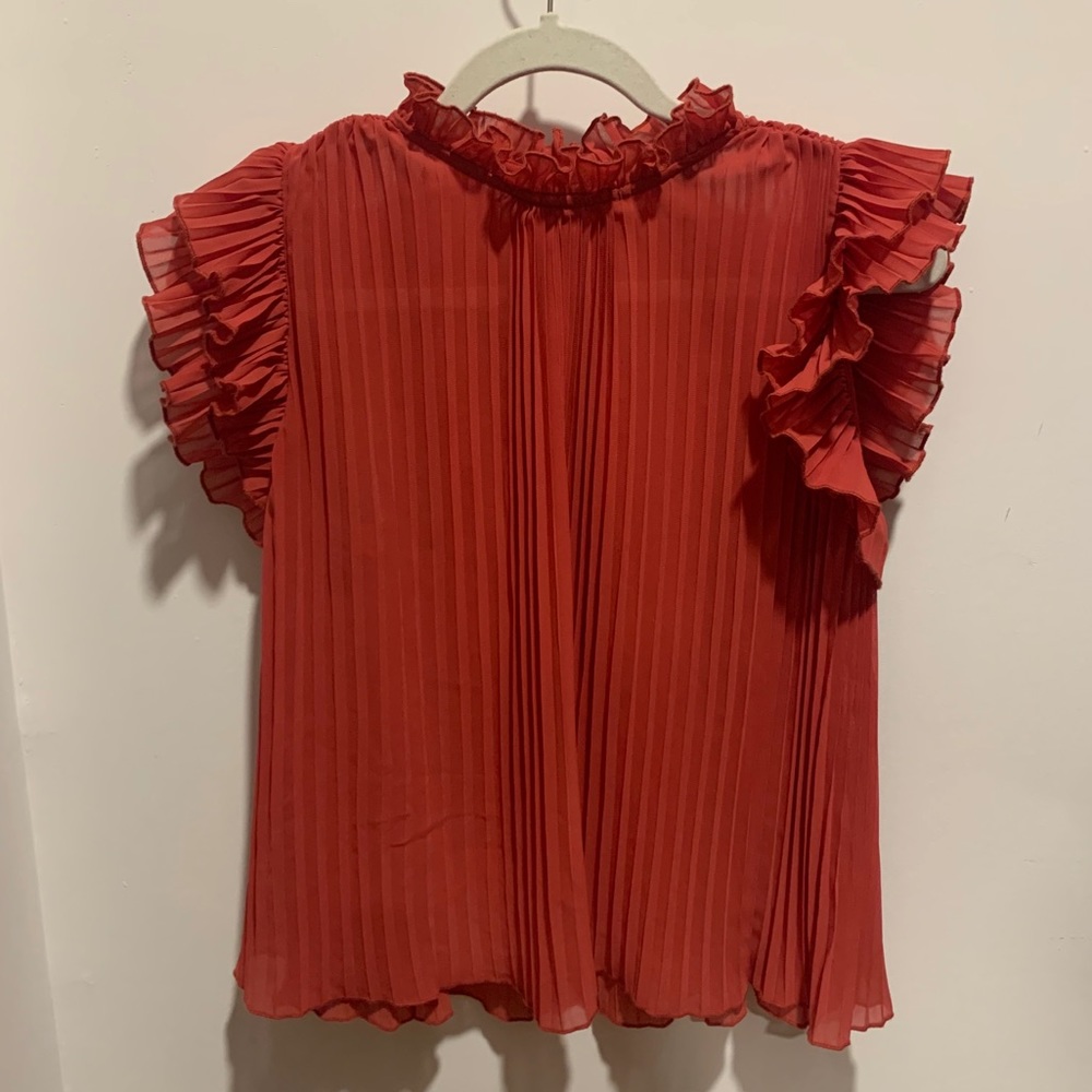 Flutter sleeve top - Picture 2 of 3